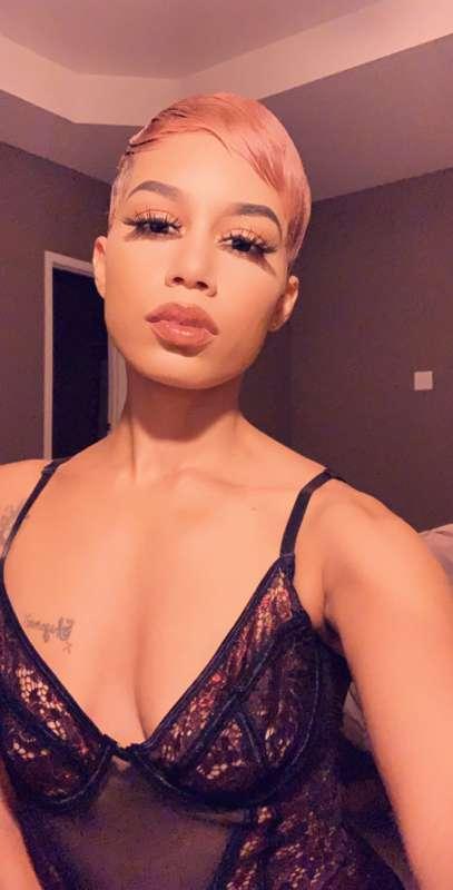 Would you luv to cum all over this pretty face?