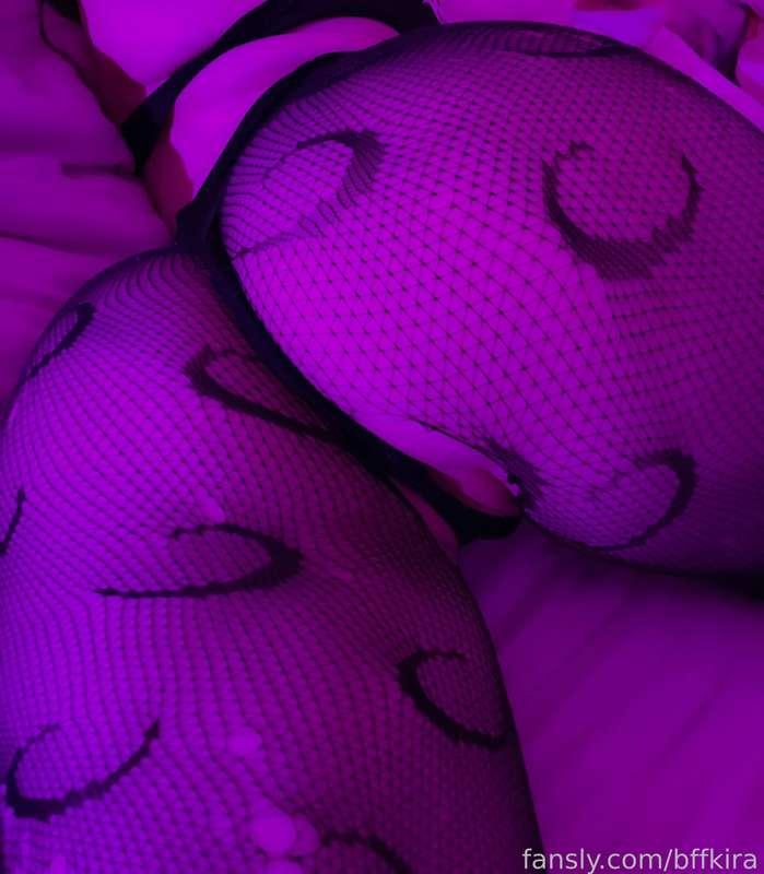 i ripped a hole in my stockings for you 😇
