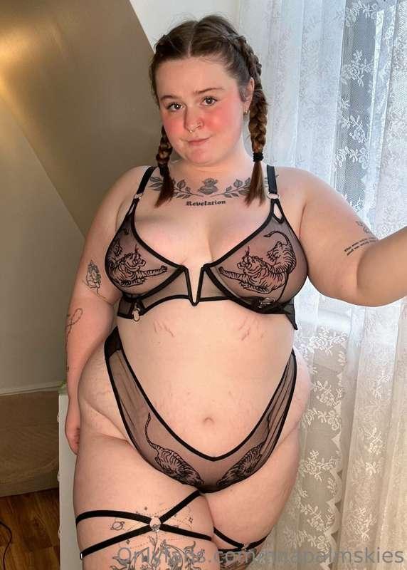 Remember this set? Well now I’ve got the garters to match.