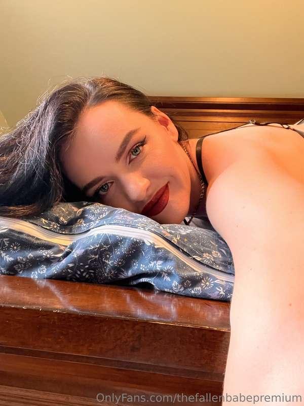 Good morning my loves😘 wishing you a relaxing and naughty we..