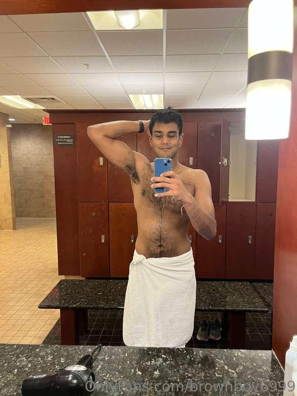 If you leave a tip I might take some nudes at the gym 😉
