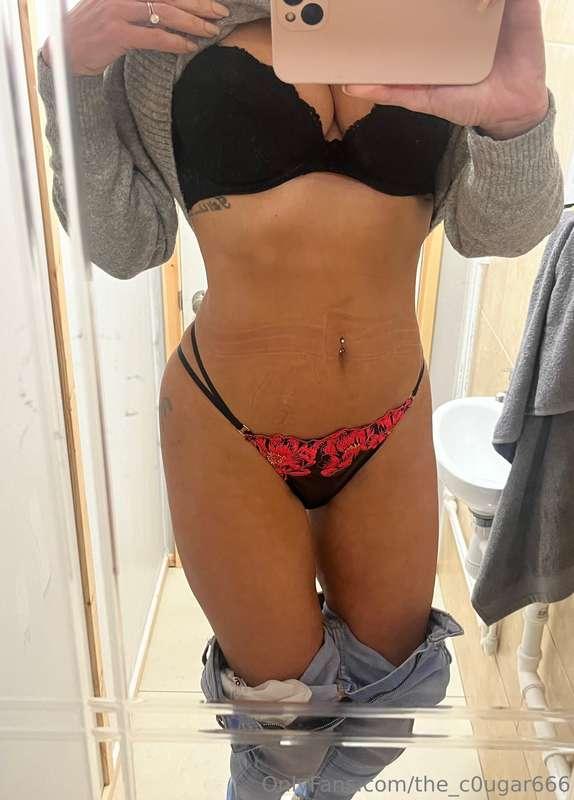 Happy Work Toilet Selfie Day! 😻