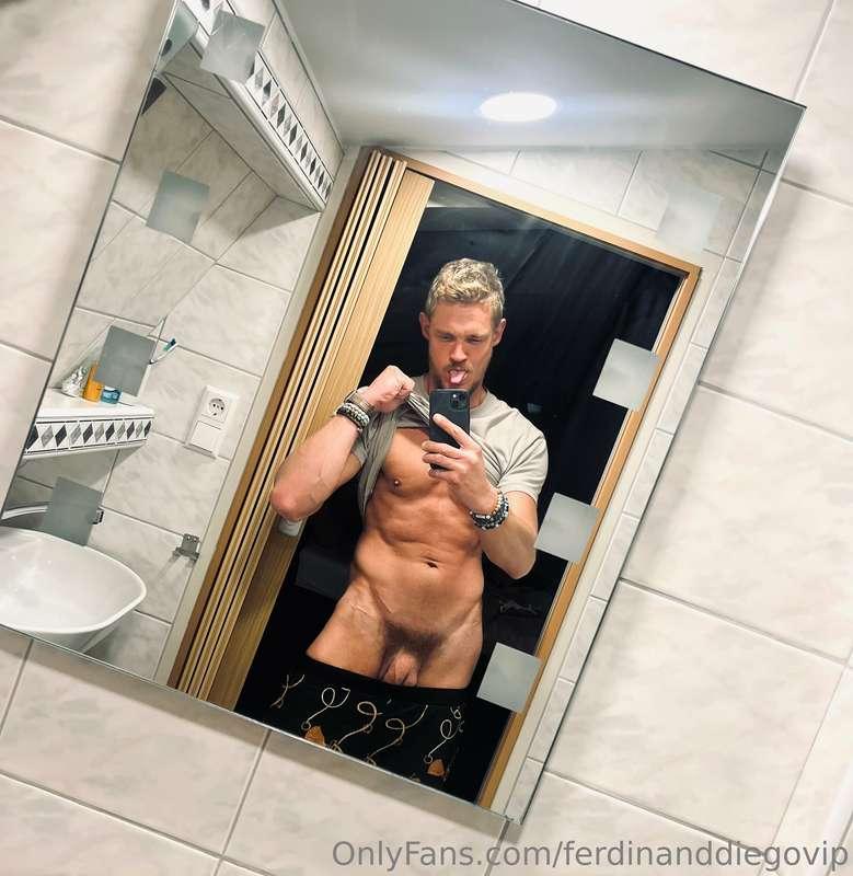 I’m really in the mood to do some bad boy stuff.😈🍆