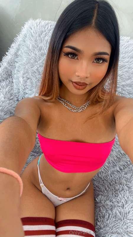 dm me if you'll give me a kiss