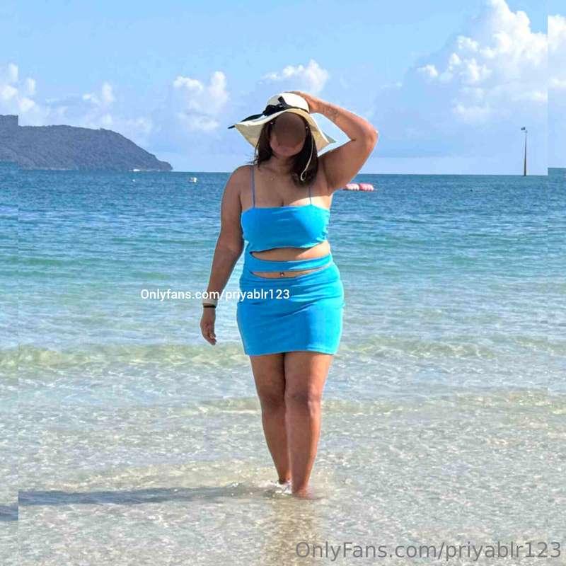 Oh baby, the water is so cold… can you come over and warm me..