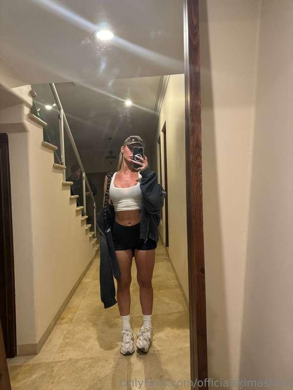 i'm bored as fuckkkk 🥱 msg me