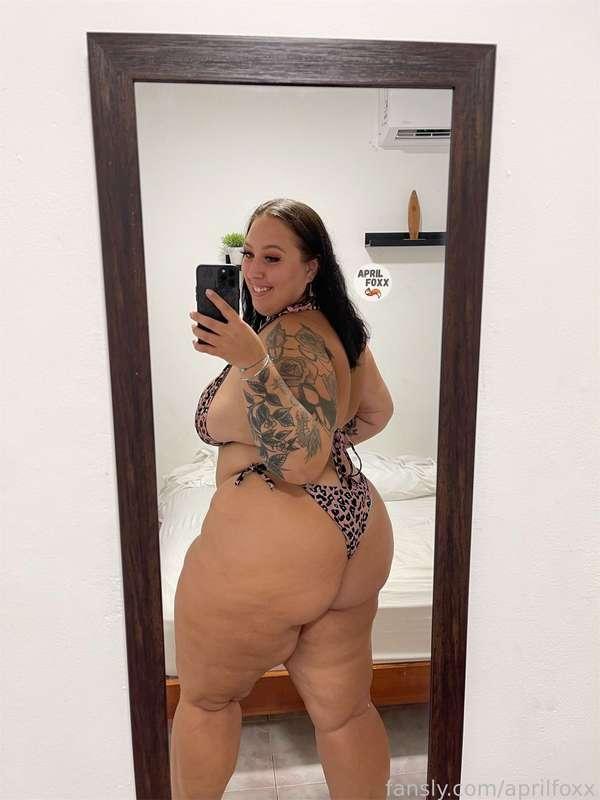 do you like this bikini?

#custom #squirt #sexy #pussy #dildo #bigass #outdoor #fetish #blowjobs