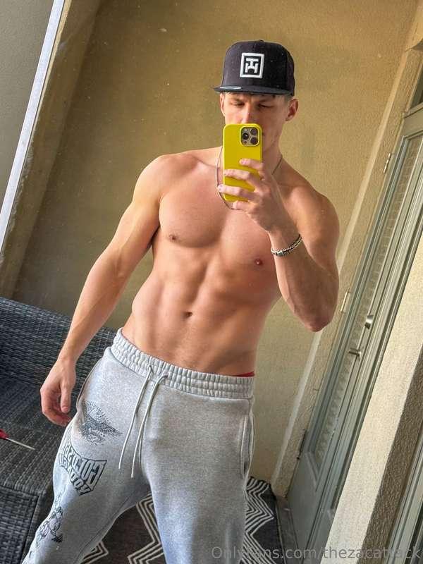 If you’re a TOP like this, if you’re a BOTTOM, comment. I’m ..