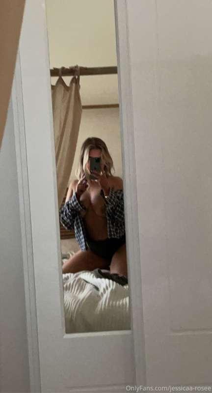 rosee-madeleinee image #0