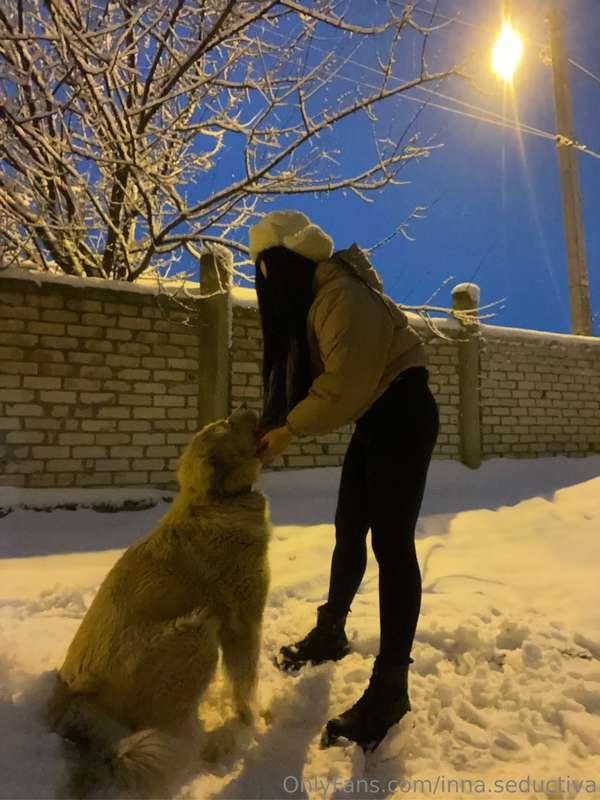 I think this dog might be called Snowball.❄️
It's so snow wh..