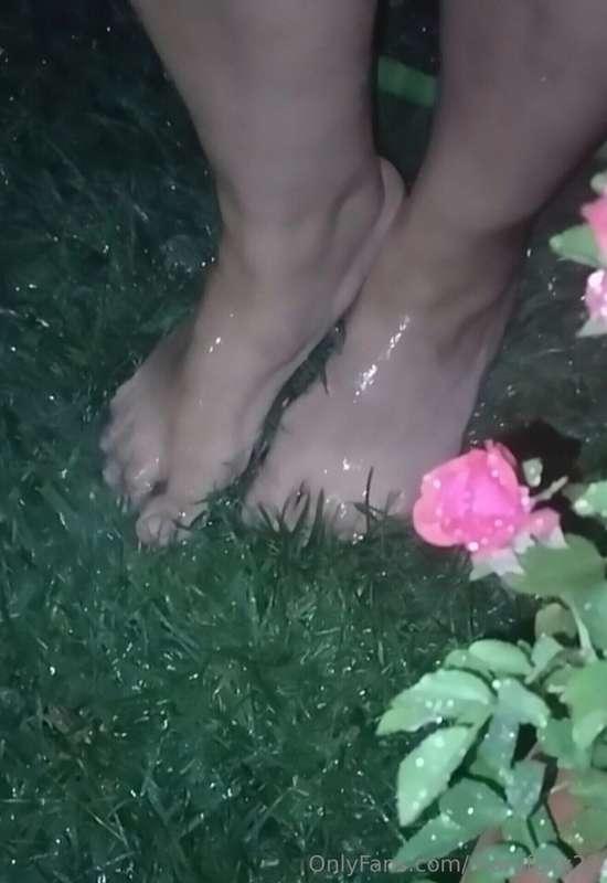 How do you prefer my soles, love? Clean? Or would you rather..