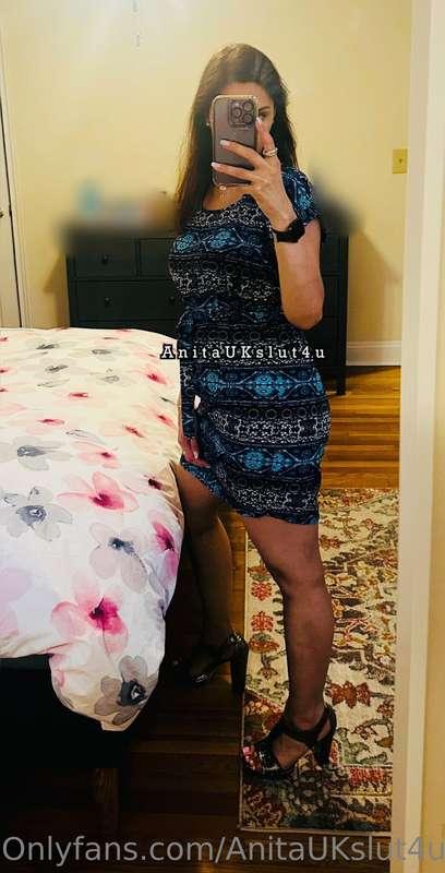 Happy Friday friends! The weather is finally hot so it’s sho..