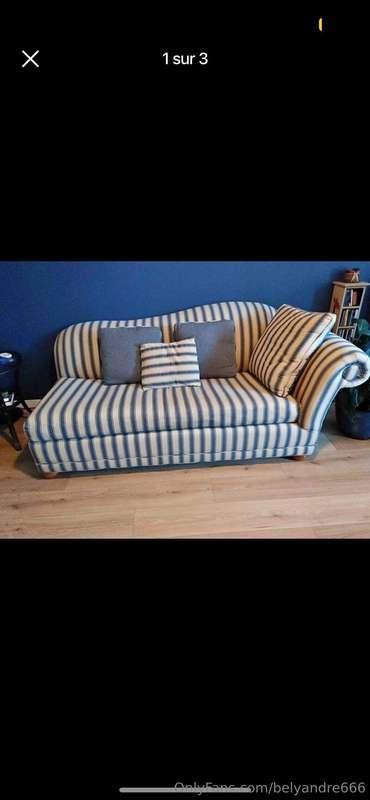 Je déménage le 5 février voici le nouveau divan dont je sera..