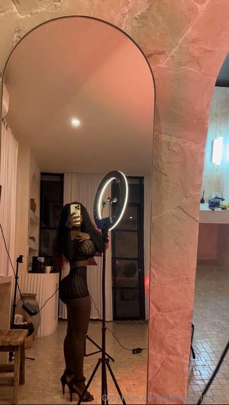 I taste as good as I look , care to find out 😈💦? 