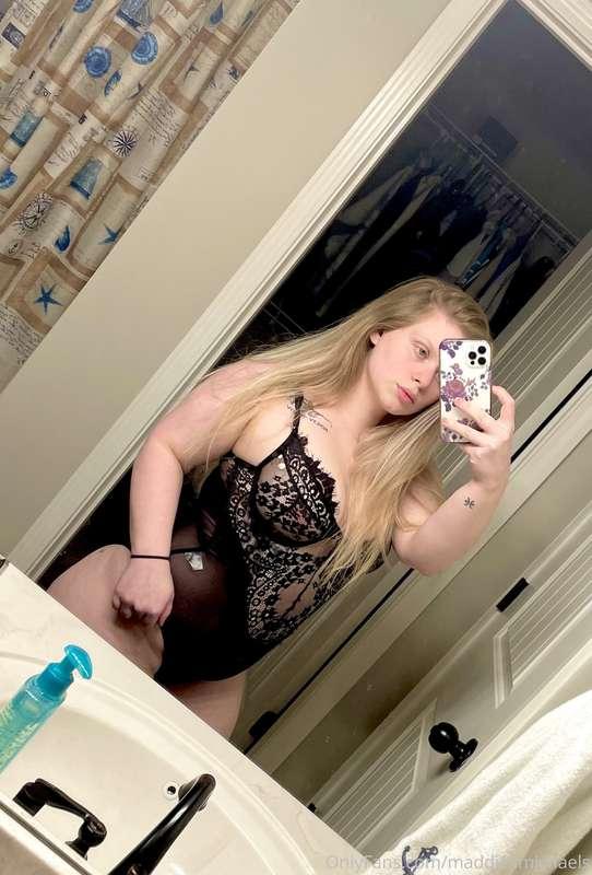 Do you like this sexy little body suit? 😋🖤