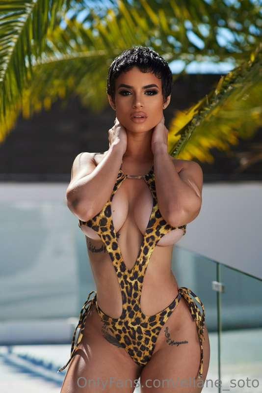 Your queen has arrived! 👑