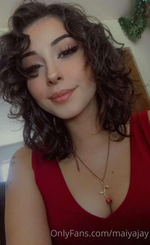Hey guys! We're streaming tomorrow at 8 pm ❤️ I'm excited to..
