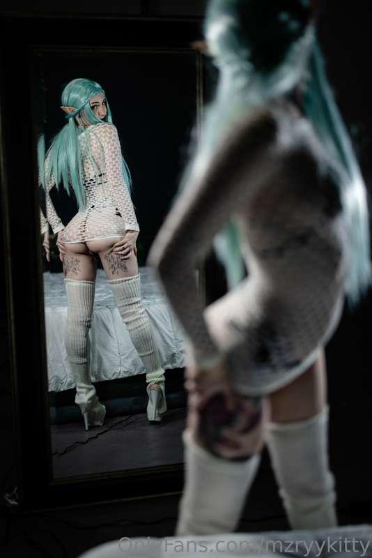 mirror shots >.< these are so fucking pretty 🥰