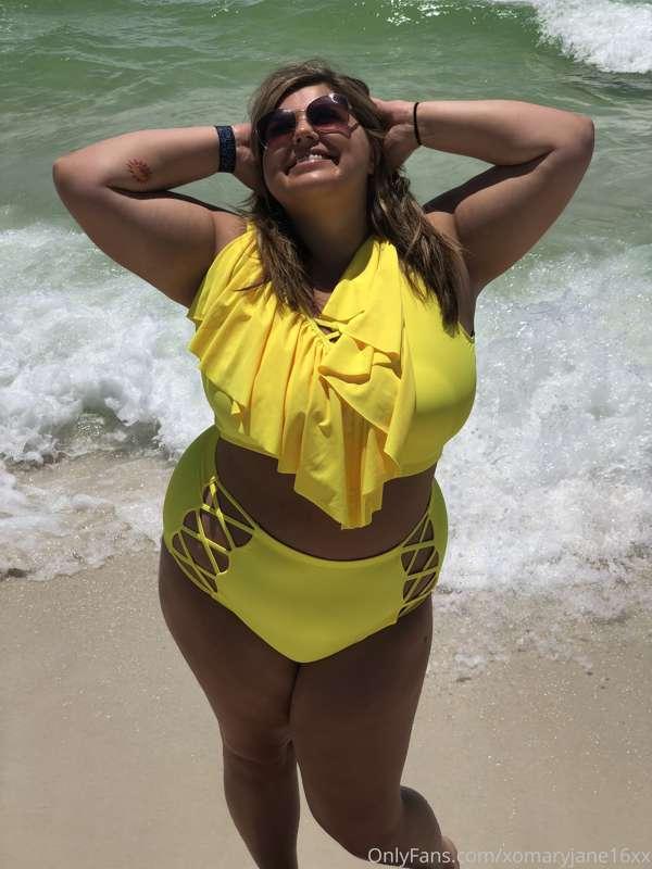 Yellow bikini today 💛