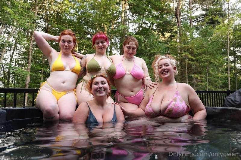 just the gals you were looking for 😉 @marleymathers @isla-mo..