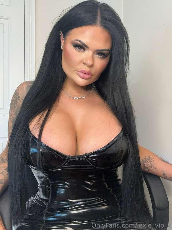 🖤QUEEN🖤