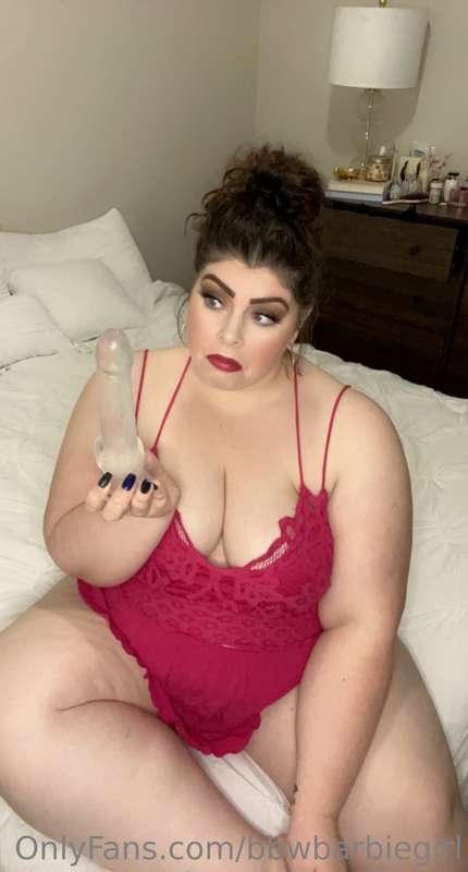 I’m so horny today daddy! 😈 someone want to let me borrow th..