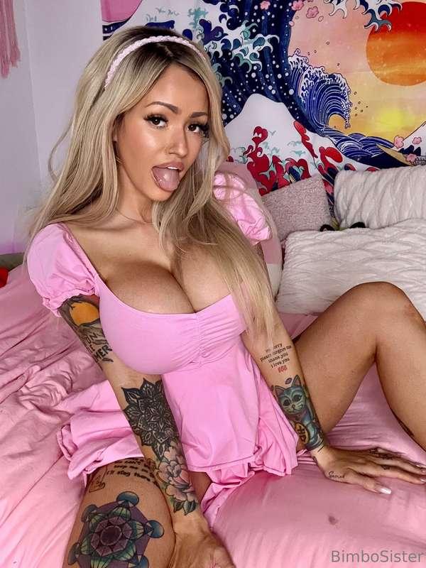 Look deep into my eyes while you cum in my mouth 🤤💦