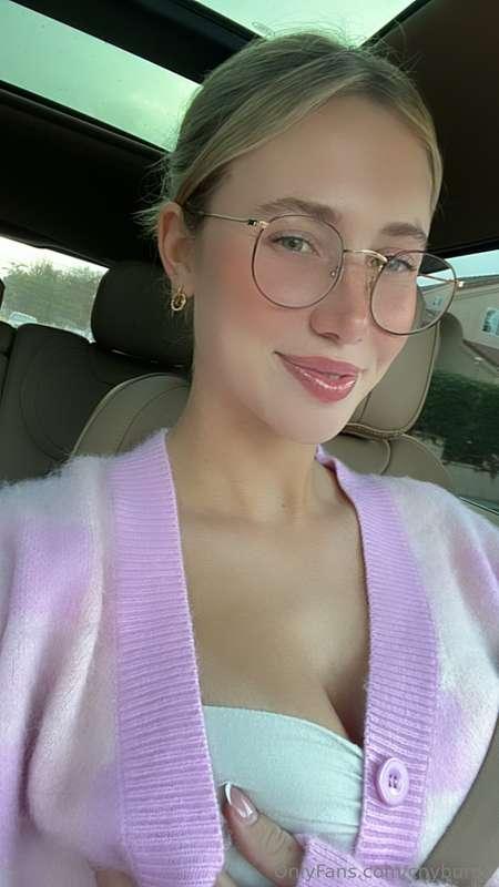 i only chat on my free 😈 page here:https://onlyfans.com/chyb..