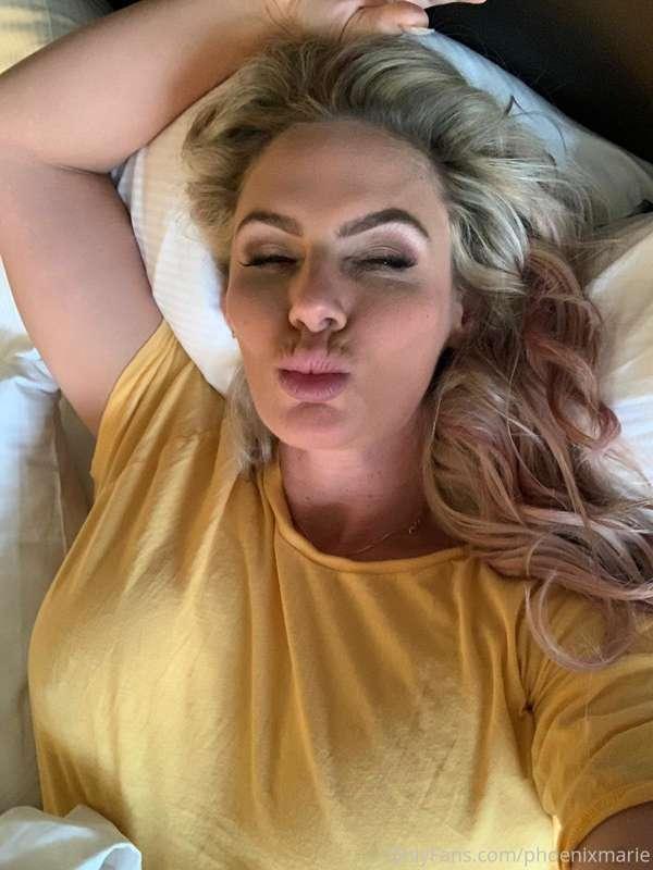 Happy MONDAY how is everyone starting out the week? DM me le..