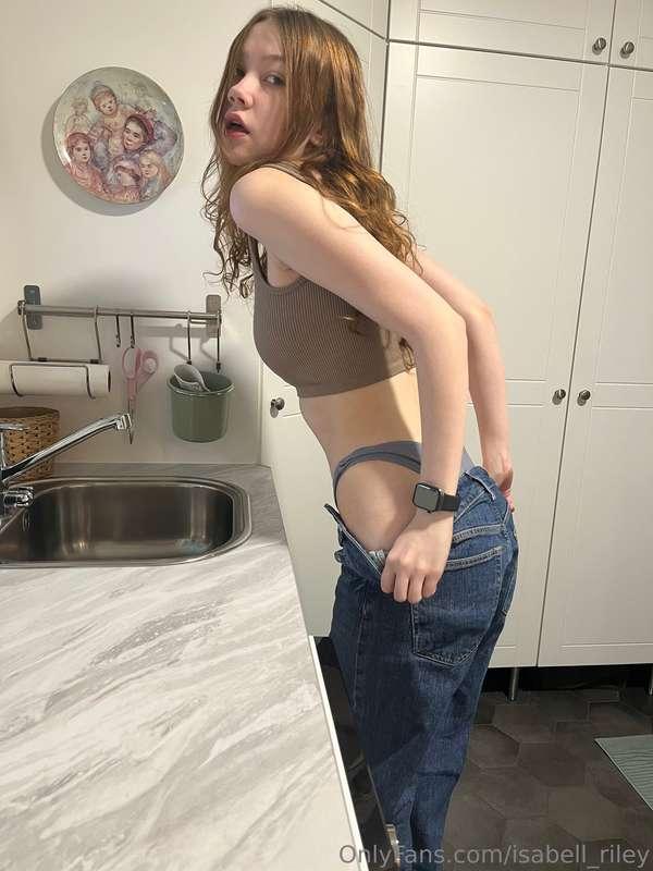 these jeans would look so much better on the floor 👖🔥