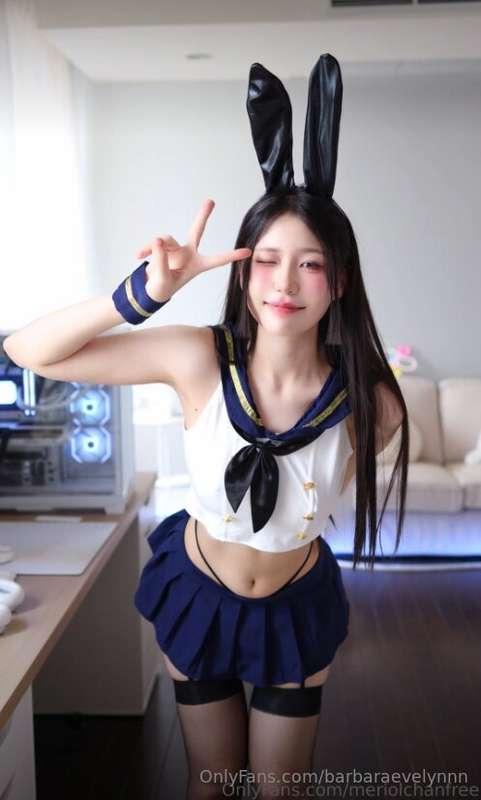 @meriolchanfree is a captivating creator! This talented Asia..