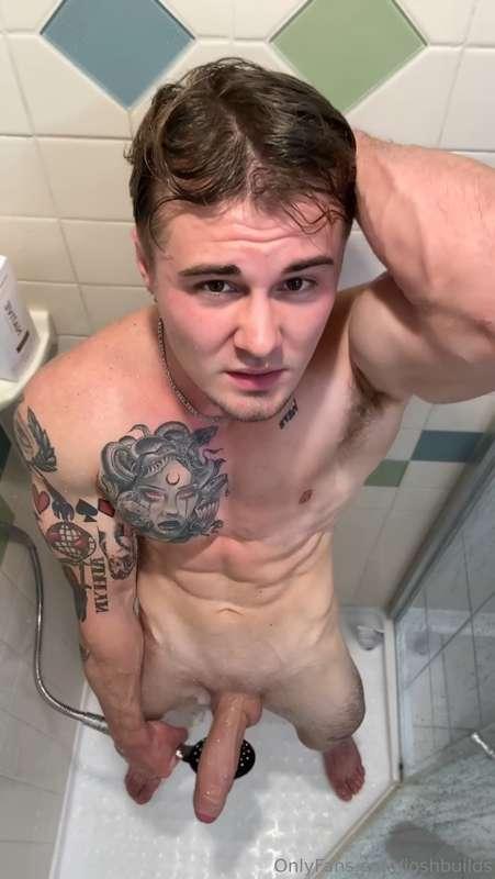 THROBBING COCK JERK🍆💦 in the shower 🚿 while I blast my hole ..