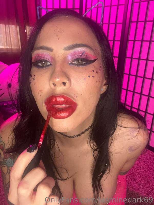 Sent my newest lipstick videos so check your messages✨since ..