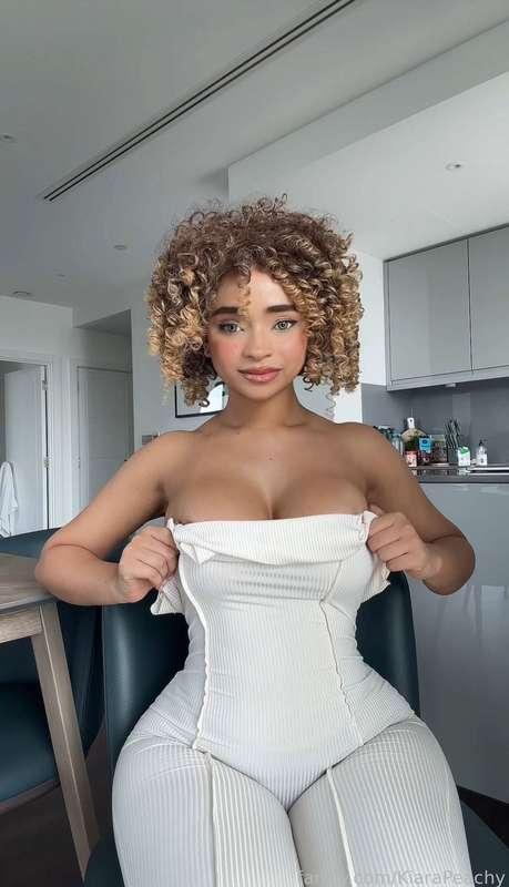 kiarapeachy image #1