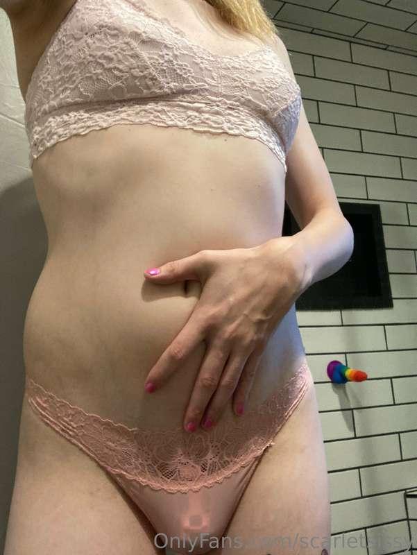 scarletsissy image #0