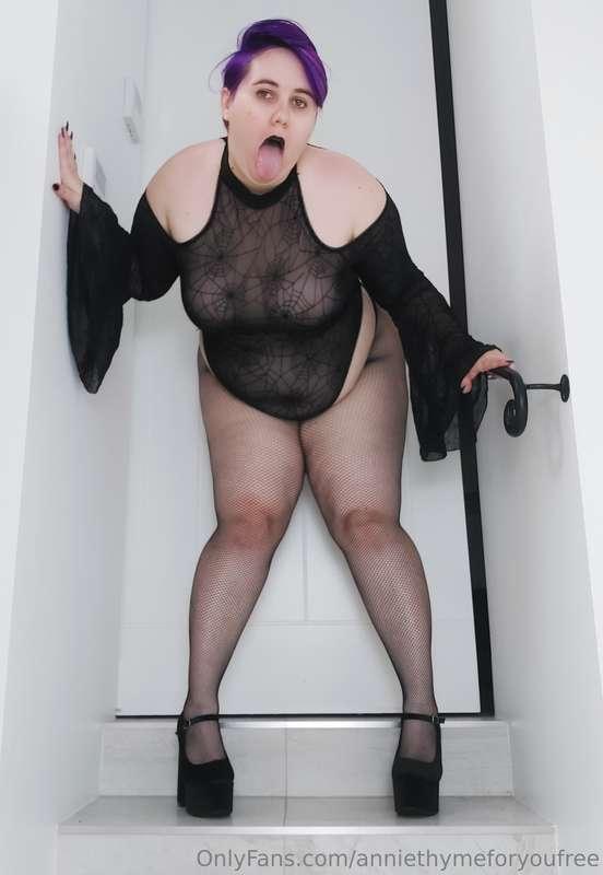 👅🤭👅