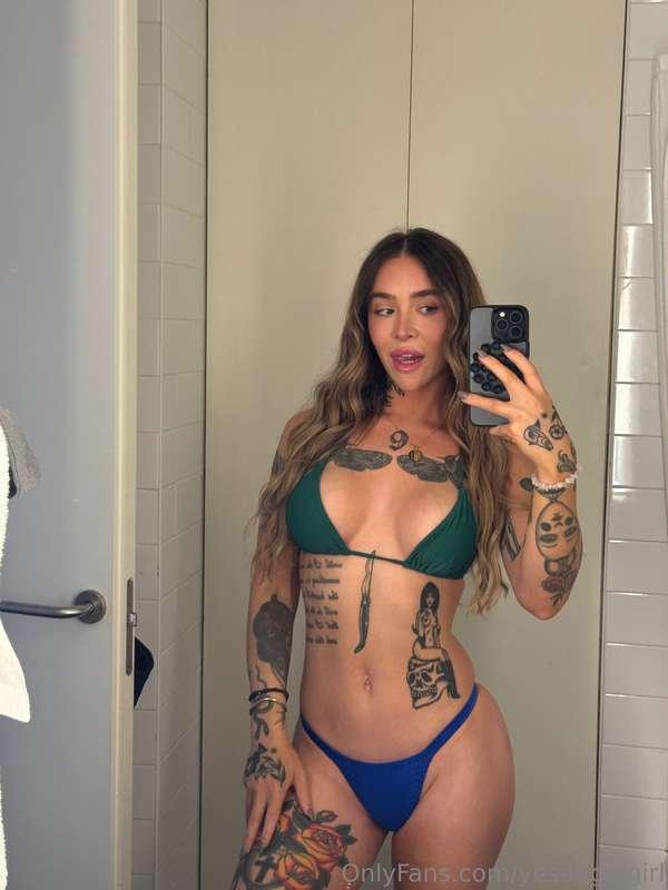 Who would guess I have big girl cock hiding in there 🙊