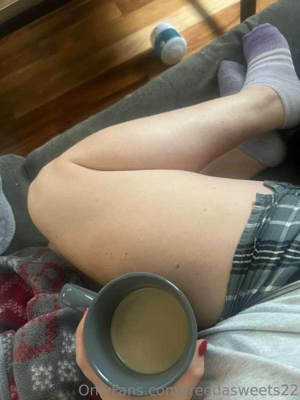 Good morning babes 💋

Who’s ready for some new content?? 😈