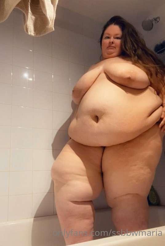 I was showing my feeder friend just how small the shower sit..