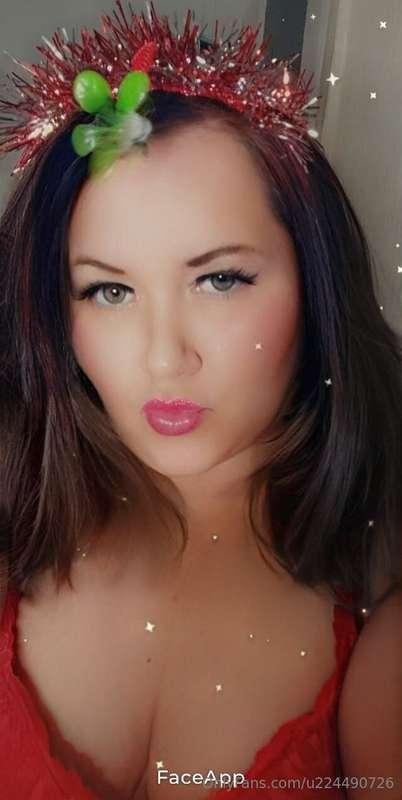 Kiss 💋 me under the mistletoe mmm xx