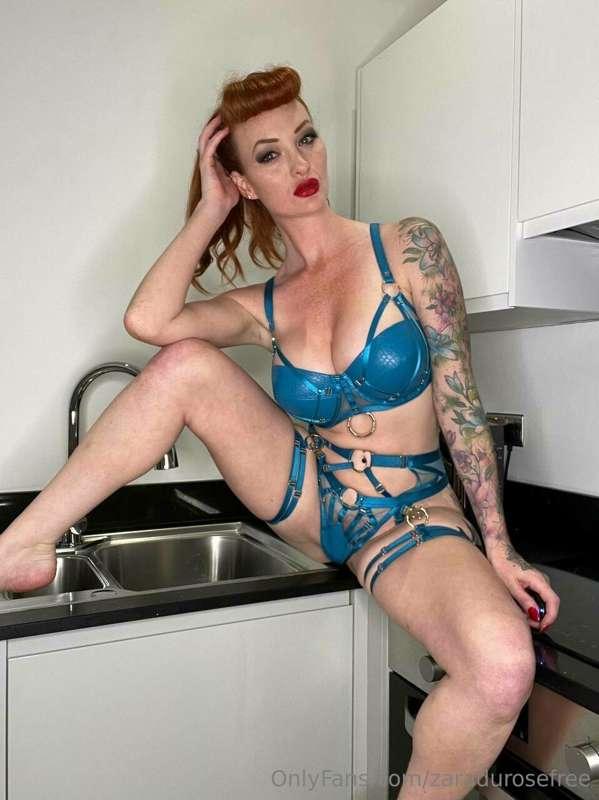 just waiting on you to beg me!

VIP @zaradurose