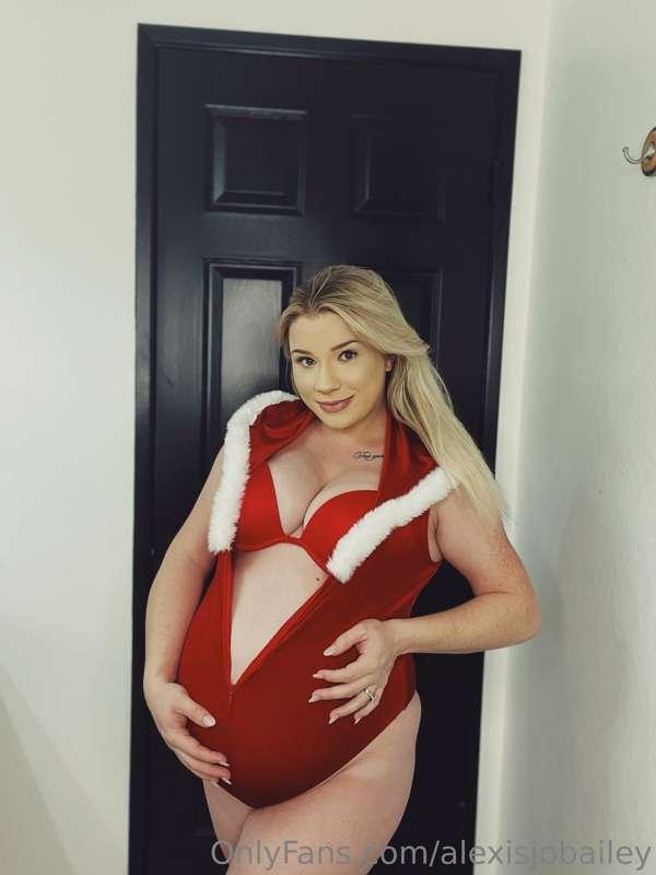 12 days of Christmas starting on my VIP page next week 🤰🏼

💕..