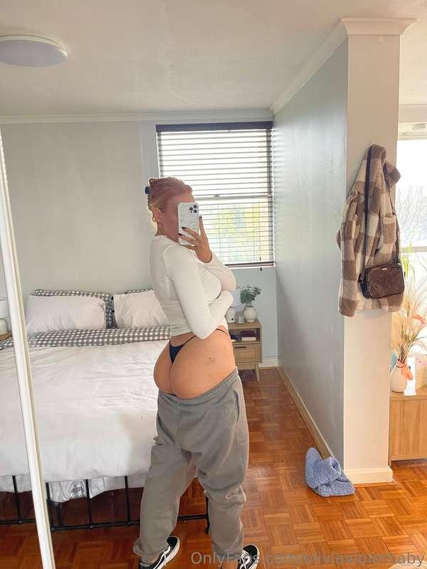 The bruise on my butt is slowly going away ☺️