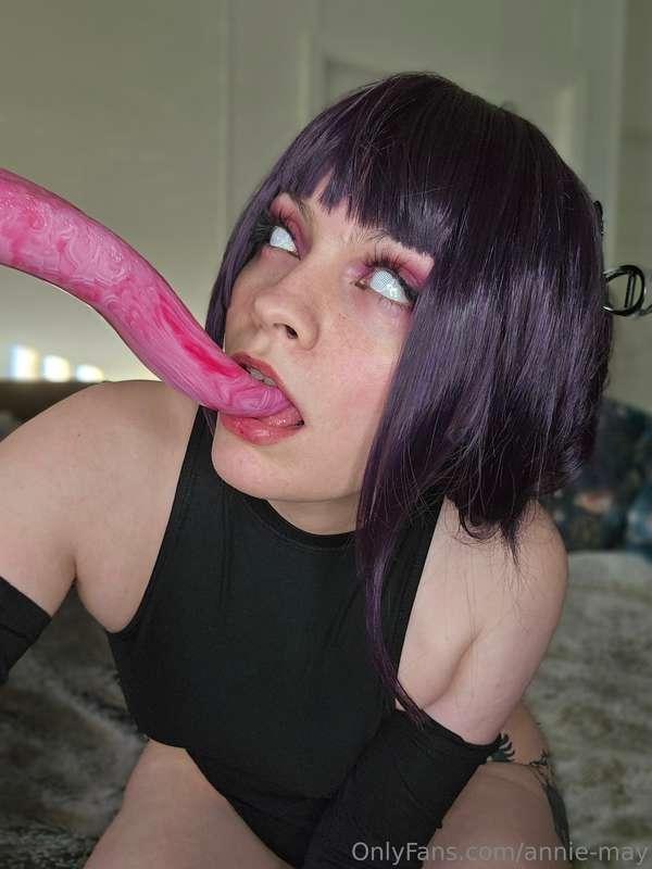 😝😝 Hinata tongue video is here 😝😝