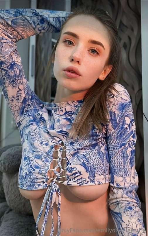 ## 😈She @bellaonekiss is free today for you😈*FREE* 
Busty ho..