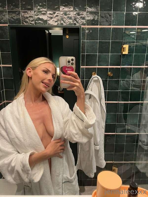 happiest in a hotel room and robe 🏨