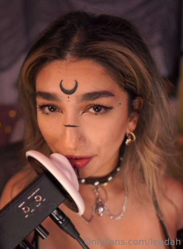 A baddie gon' get what she like, so what's your Sign 'cause ..