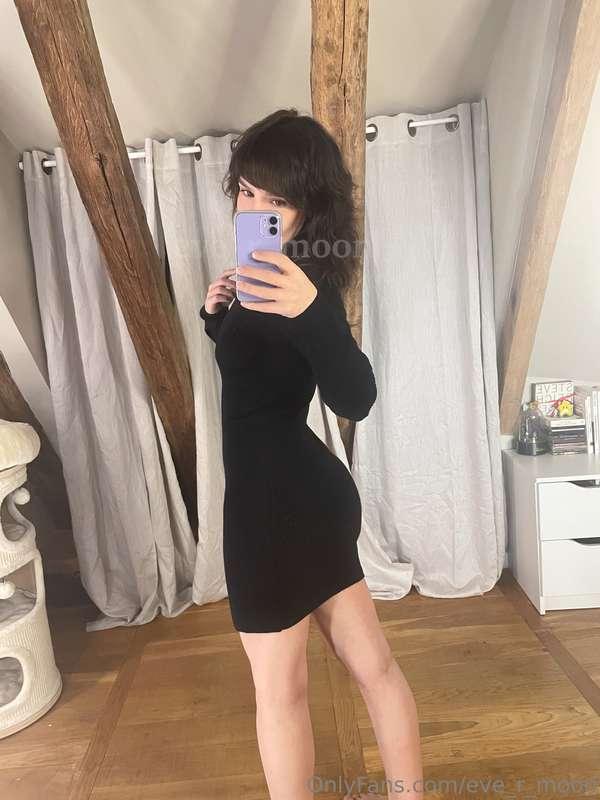 how’s my booty looking in this dress ? 😘