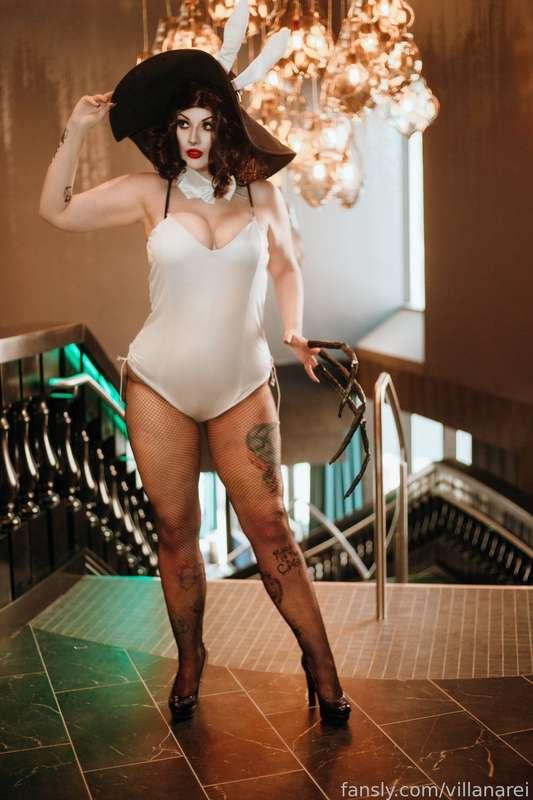 Bunnysuit Lady Dimitrescu 🐰😈

Happy Easter everyone!~ 🐣

This years bunnysuit cosplay is one I can't believe I haven't done yet... the one, the only, Lady Dimitrescu from Resident Evil Village 🩸

Get ready to drool over my curves in this white bodysuit with my cleavage spilling out, get lost in my endless legs in fishnet stockings and heels, and admire my booty cheeks in fishnets 🤤

I shot this at such a gorgeous location, this set is pure art ✨

I hope this set makes your Easter an excellent one 💖

#fyp #cosplay #cosplayer #ladydimitrescu #bunnysuit #bodysuit #tall #tallgirl #musclemommy #longlegs #legs #fishnets #booty #bigbooty #bigass #tattoos #cleavage #thicc 