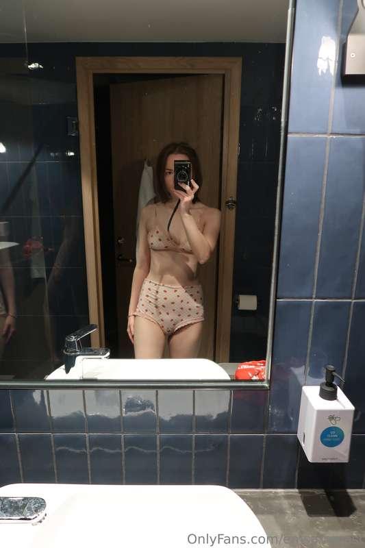 Hotel bathroom pics ;)  Want pictures that are showing a bit..
